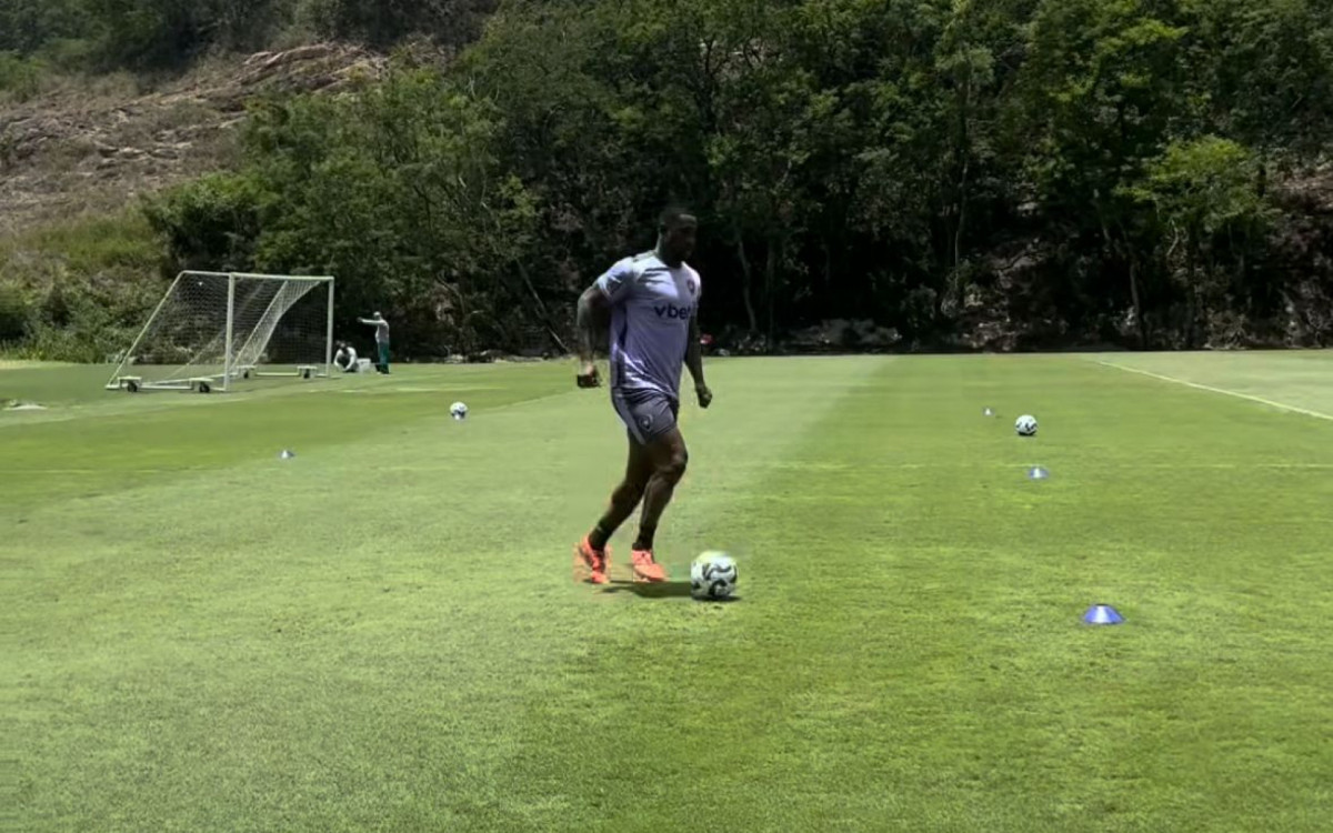 Zagueiro Bastos Faz Treino Individual no Botafogo e Anima Torcida – imagem do artigo