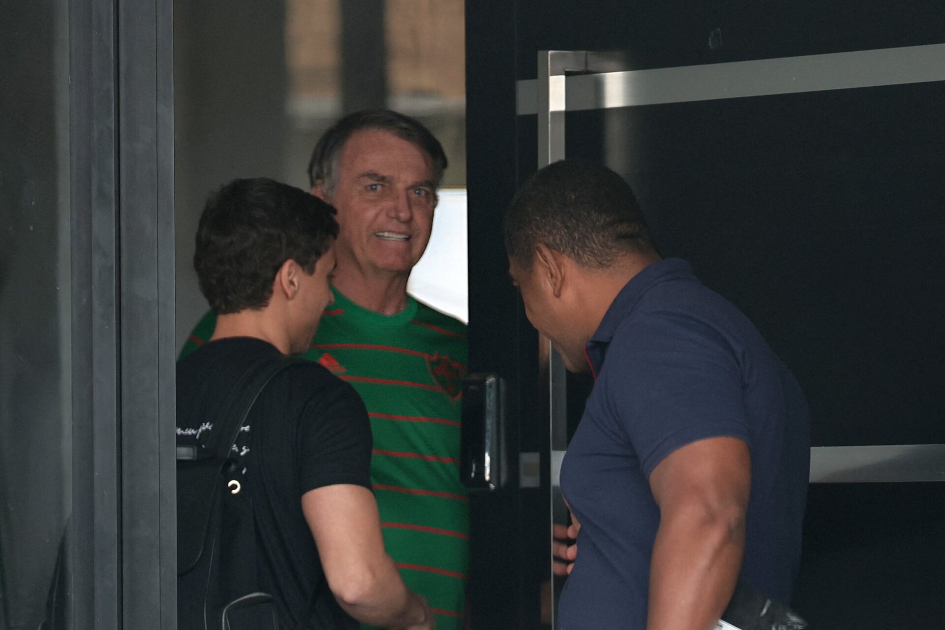 Defesa de Bolsonaro Planeja Novas Ações Jurídicas em Meio a Polêmicas – imagem do artigo