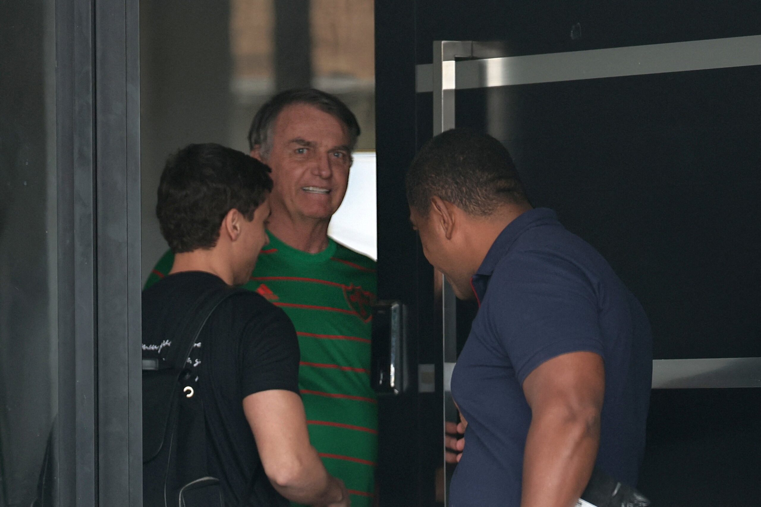 Defesa de Bolsonaro Planeja Novas Ações Jurídicas em Meio a Polêmicas