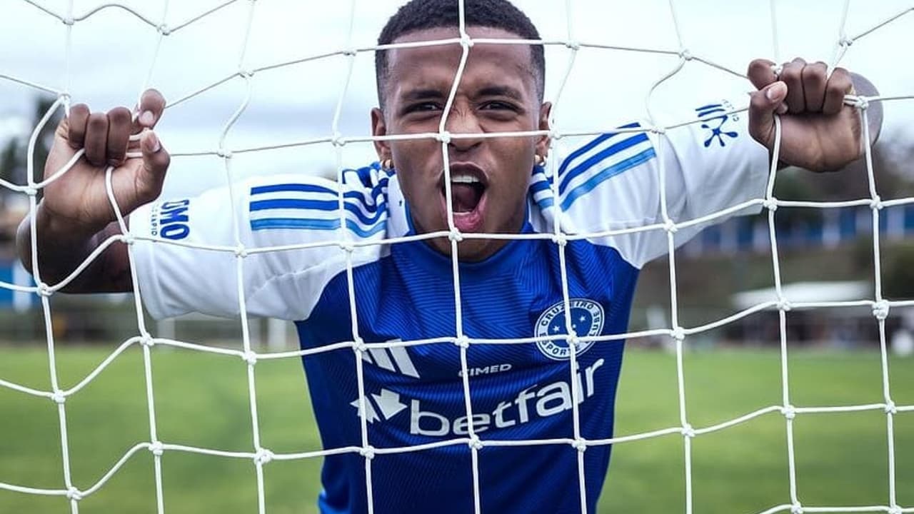 Atacante do Cruzeiro Enfrenta Perfis Falsos e Fica Fora do Próximo Jogo – imagem do artigo