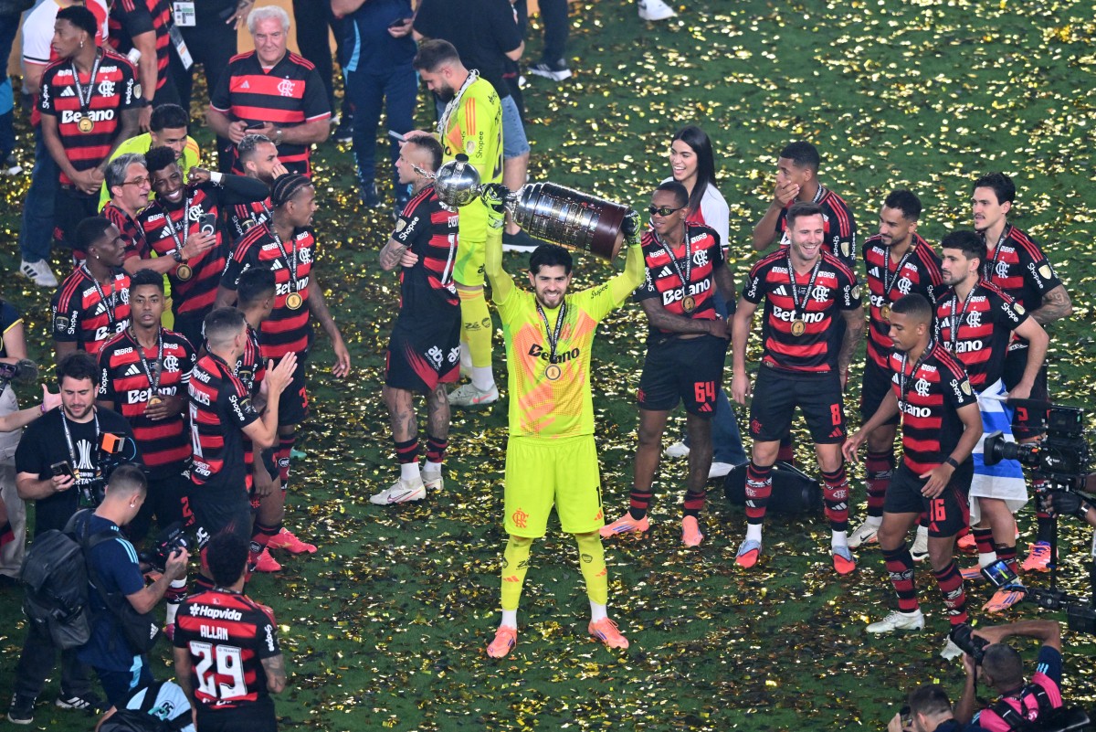 Flamengo Brilha na Libertadores: Rossi Celebra Conquista Histórica – imagem do artigo