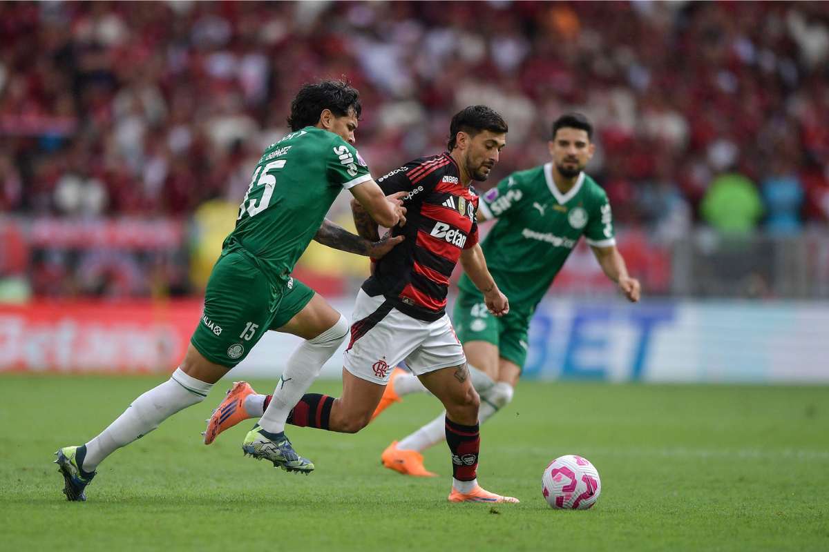Flamengo e Palmeiras se Enfrentam em Rodada Decisiva do Brasileirão – imagem do artigo