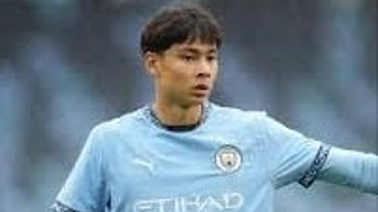 Jovem Promessa do Manchester City Abandona Futebol para Estudar em Oxford – imagem do artigo