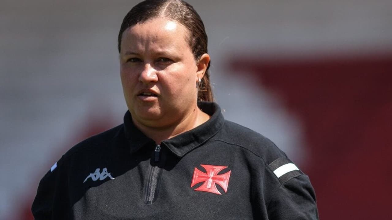 Verônica Coutinho deixa comando do Vasco feminino
