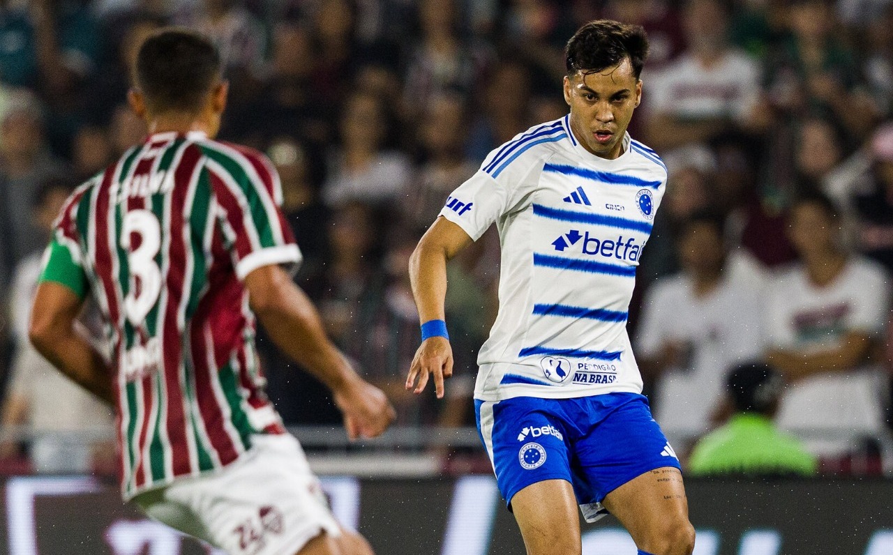 Confronto de Gigantes: Cruzeiro e Fluminense se Enfrentam no Mineirão – imagem do artigo