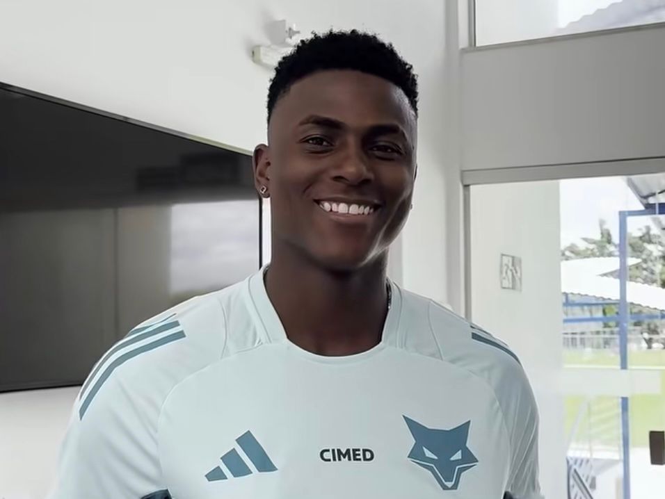 Néiser Villarreal se Apresenta ao Cruzeiro e Promete Brilhar em Minas Gerais – imagem do artigo