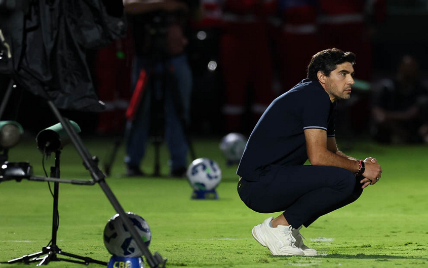 Abel Ferreira Lamenta Desfalques do Palmeiras em Clássico na Vila – imagem do artigo