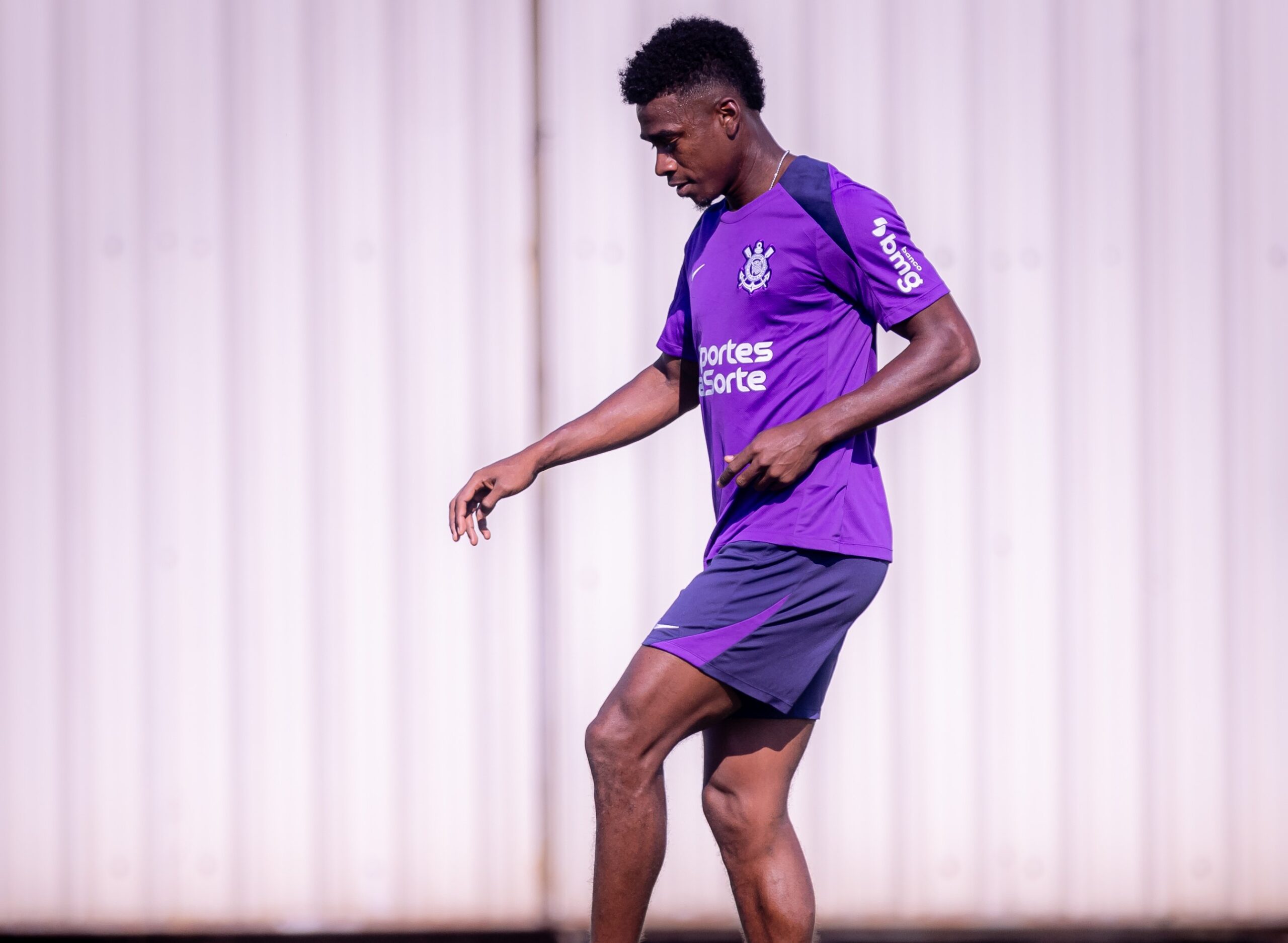 Félix Torres é Convocado pelo Equador Mesmo Sem Espaço no Corinthians