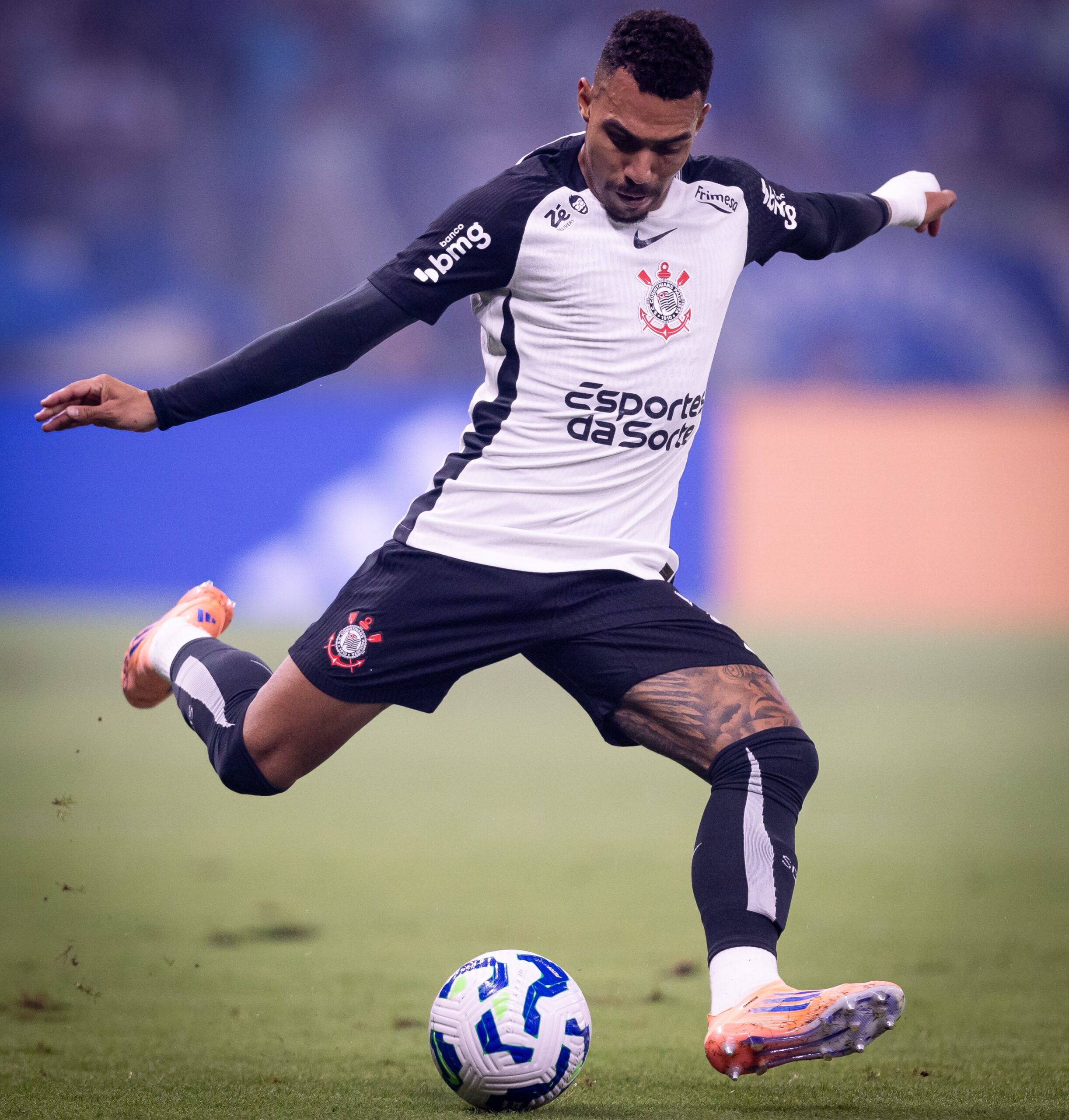 Corinthians tropeça contra o Cruzeiro e complica situação no Brasileirão