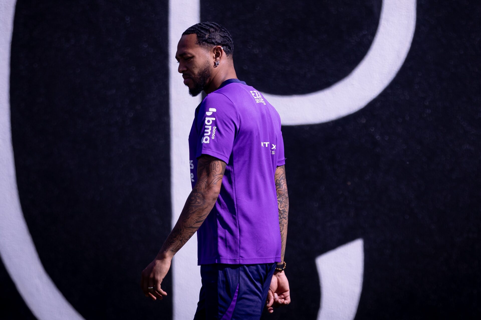 Corinthians multa Martínez após expulsão polêmica contra o Cruzeiro – imagem do artigo