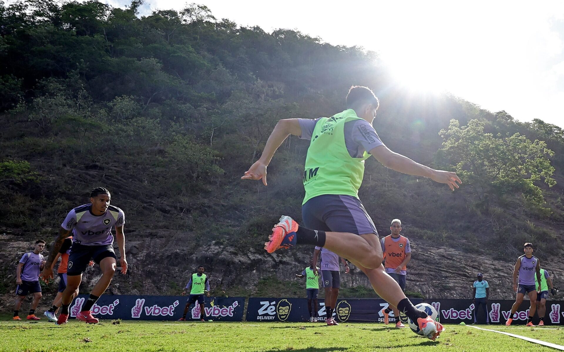 Botafogo enfrenta desafios para manter time titular contra o Corinthians – imagem do artigo