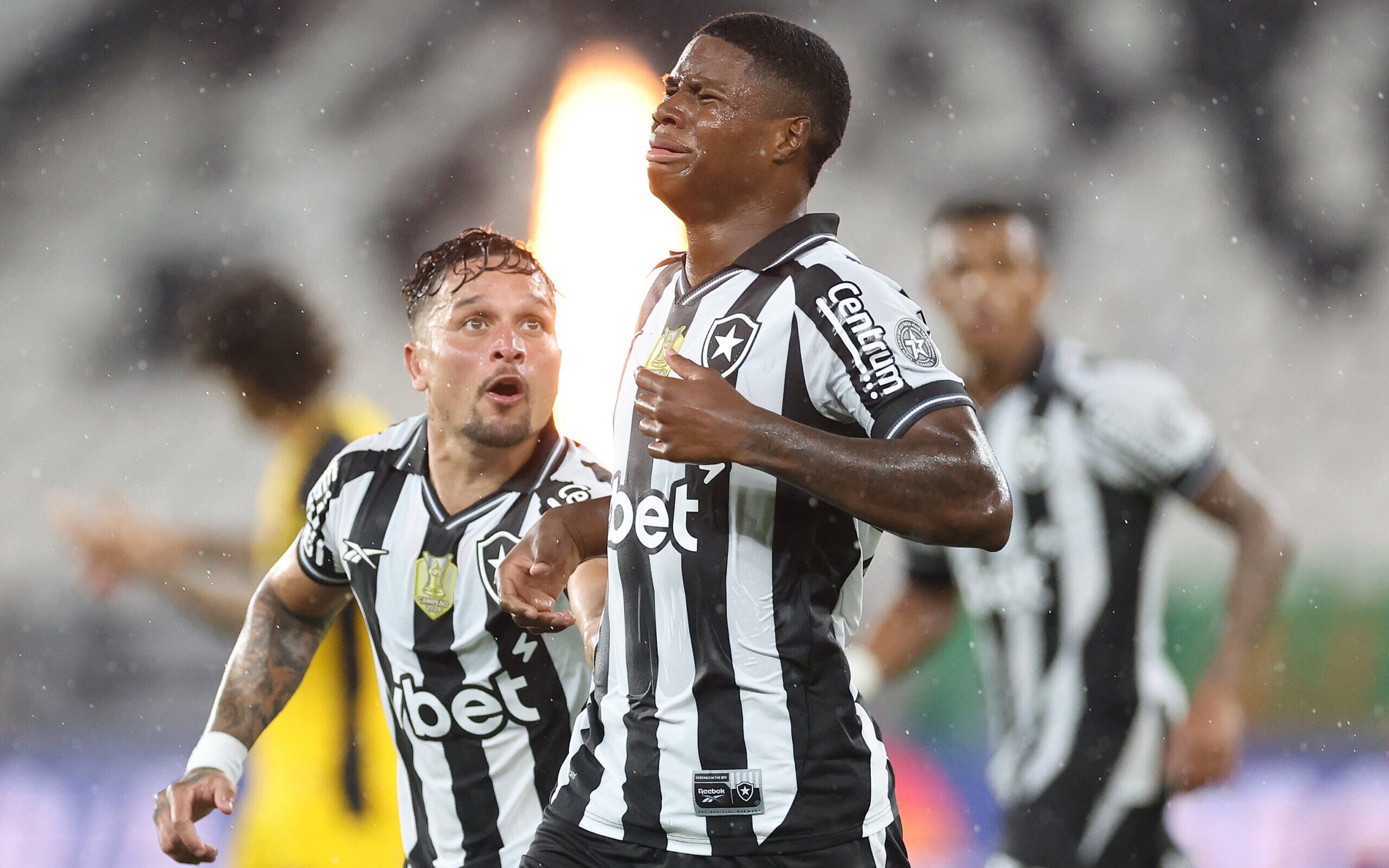 Jovem Panamenho Brilha em Virada do Botafogo Contra o Sport