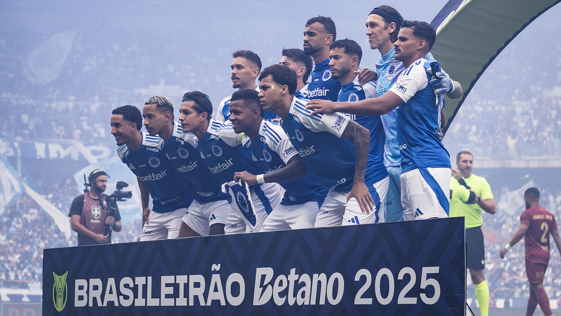 Brasileirão: Cruzeiro Retoma Esperanças em Meio a Disputa Acirrada – imagem do artigo