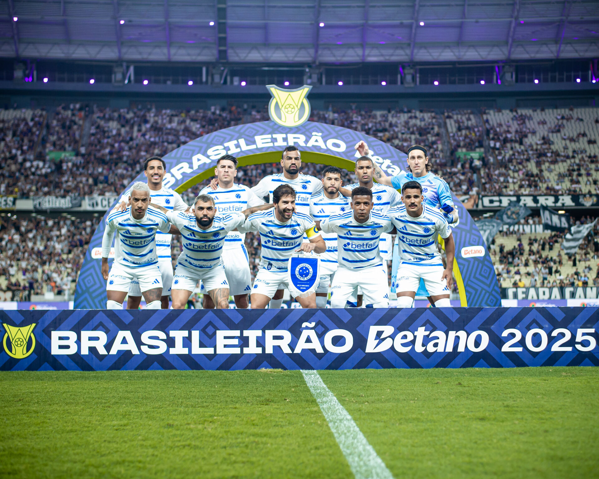 Reta Final: Cruzeiro Busca Vice no Brasileirão e Foco na Copa do Brasil – imagem do artigo