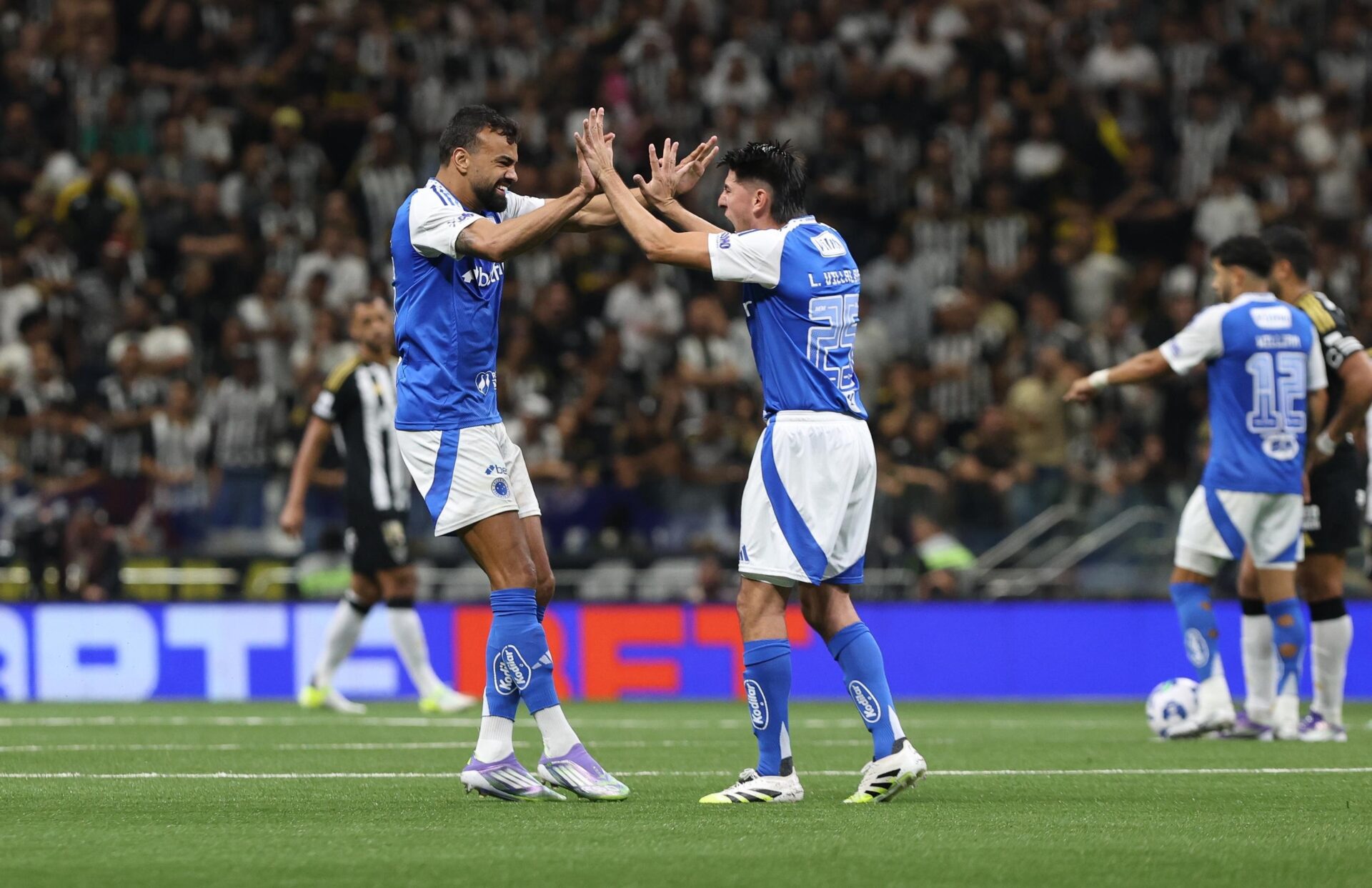 Cruzeiro brilha com defesa imbatível e lidera Série A em jogos sem sofrer gols – imagem do artigo