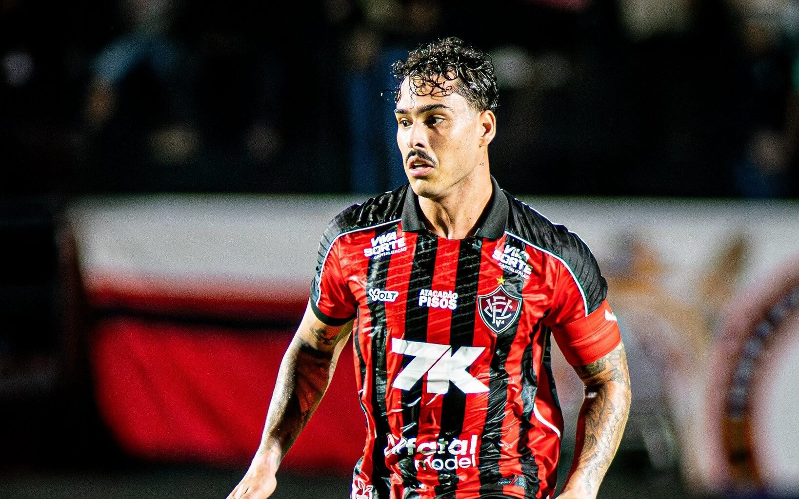 Vitória enfrenta dilema com ausência de Lucas Halter contra Botafogo – imagem do artigo