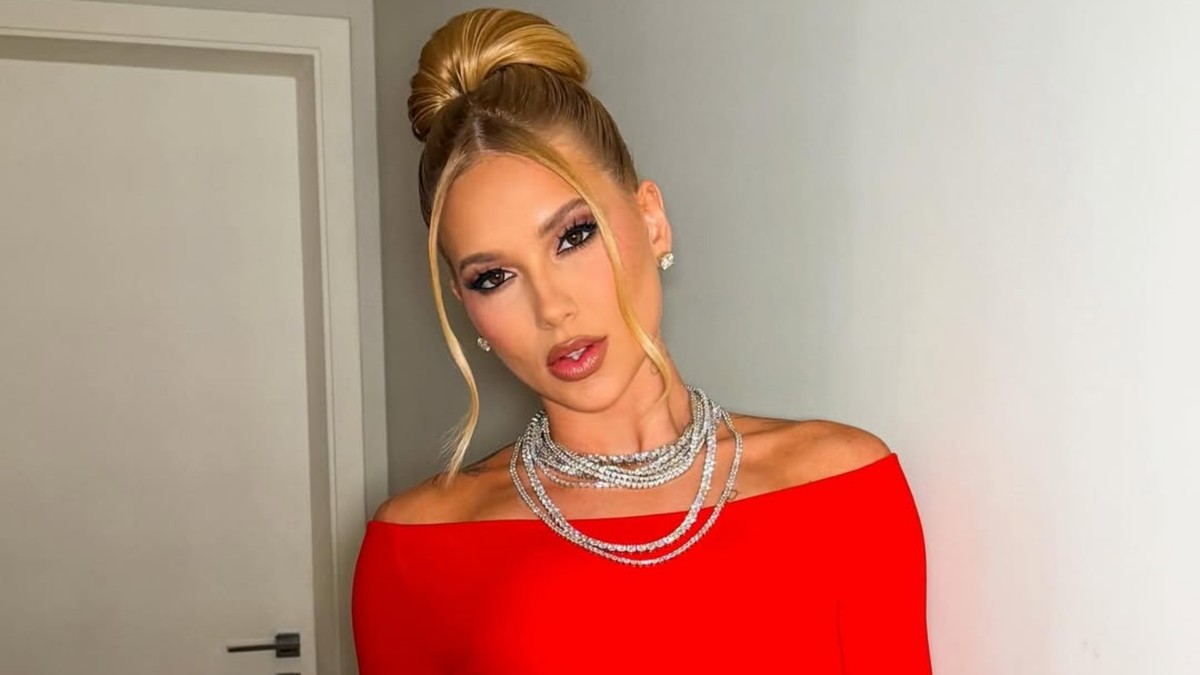 Virgínia Passa a Faixa de Musa da Copa para Tainá Militão