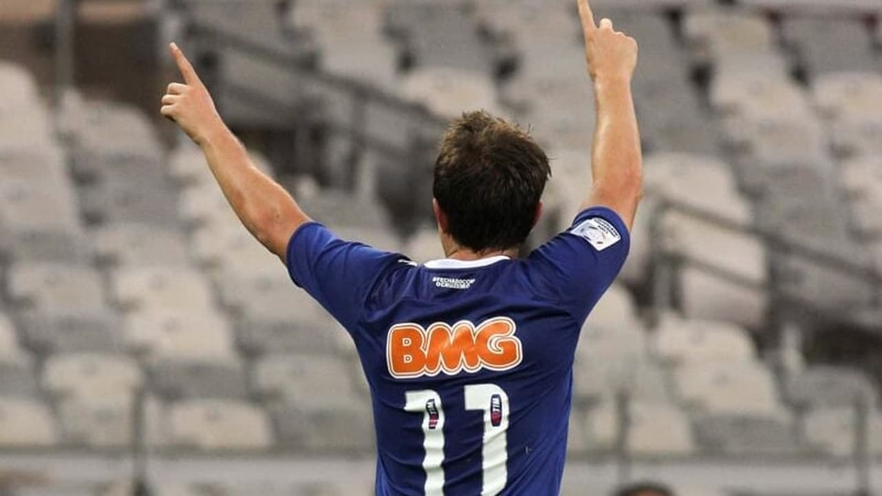 Cruzeiro vence Corinthians com pênalti no fim e dá sinais de campanha vitoriosa em 2013 – imagem do artigo