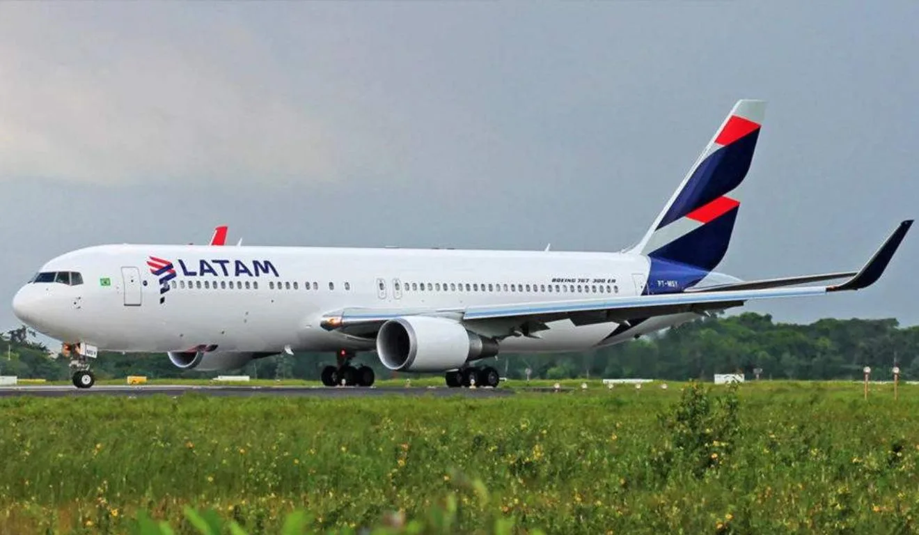 Torcedores de Flamengo e Palmeiras Enfrentam Obstáculos para Chegar a Lima – imagem do artigo
