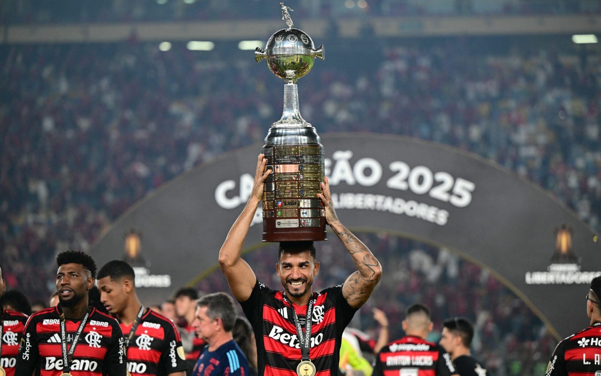 Danilo Faz História com Gol Incrível na Libertadores – imagem do artigo