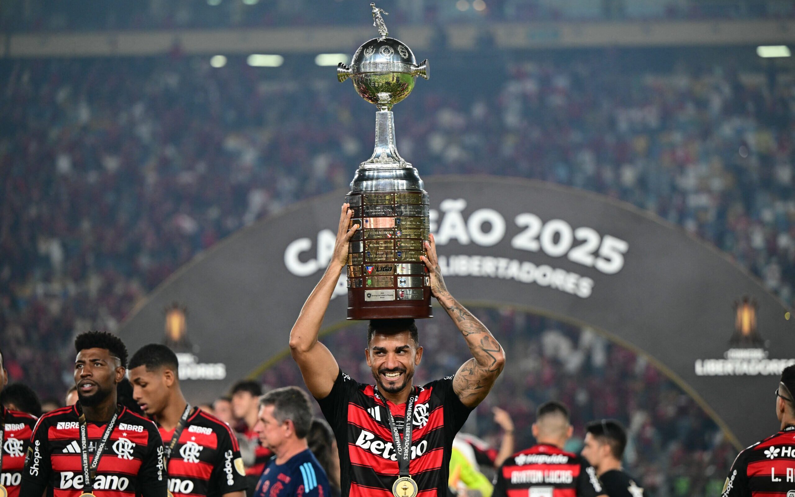 Danilo Faz História com Gol Incrível na Libertadores