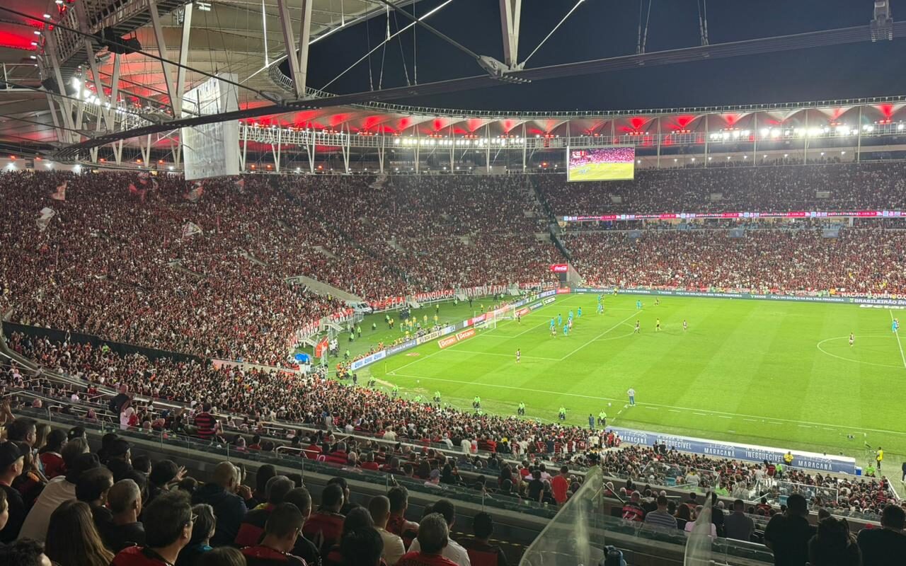 Futebol: Paixão Nacional que Une Brasileiros – imagem do artigo