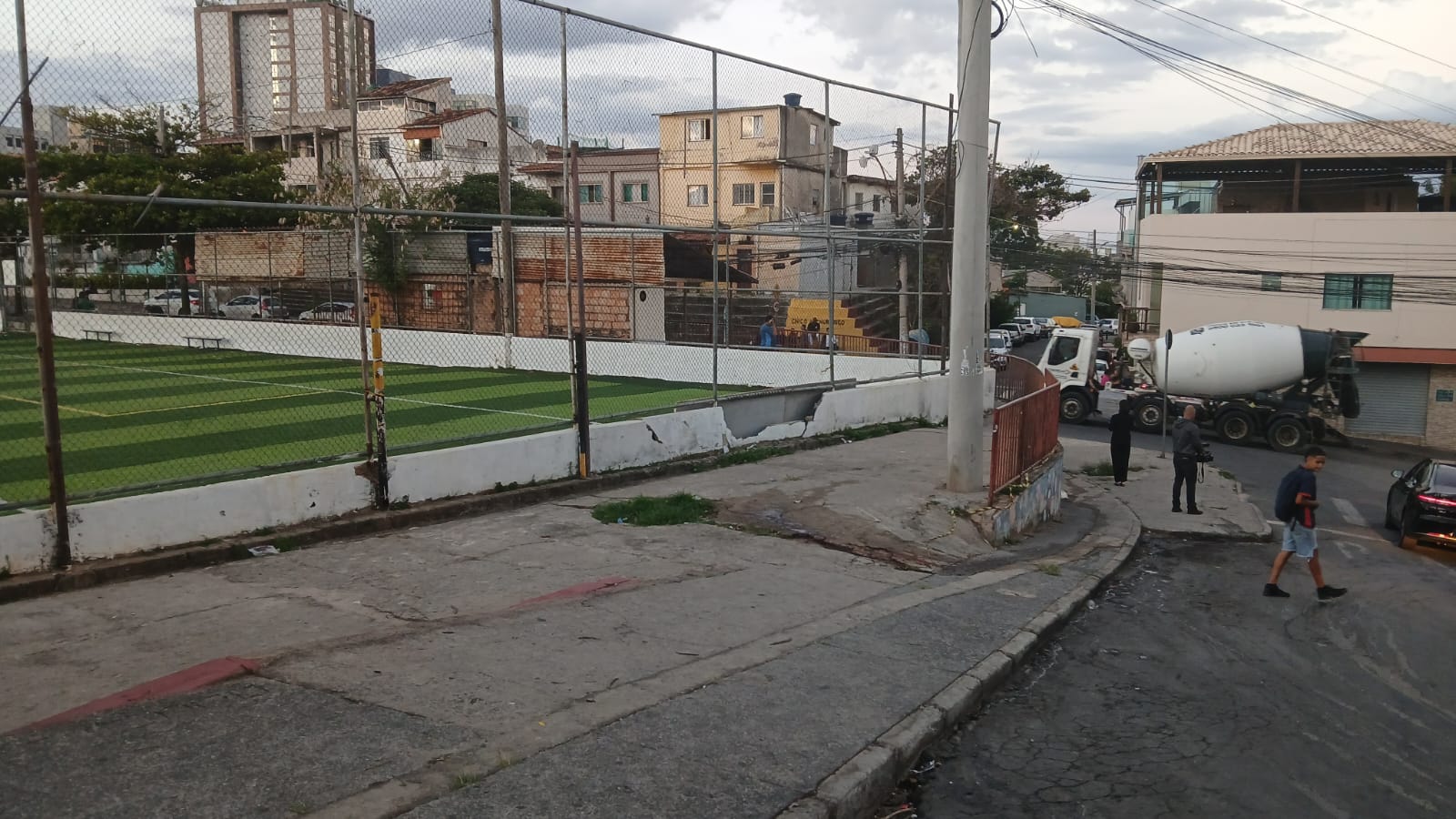 Homem é Assassinado ao Lado de Campo de Futebol em BH – imagem do artigo