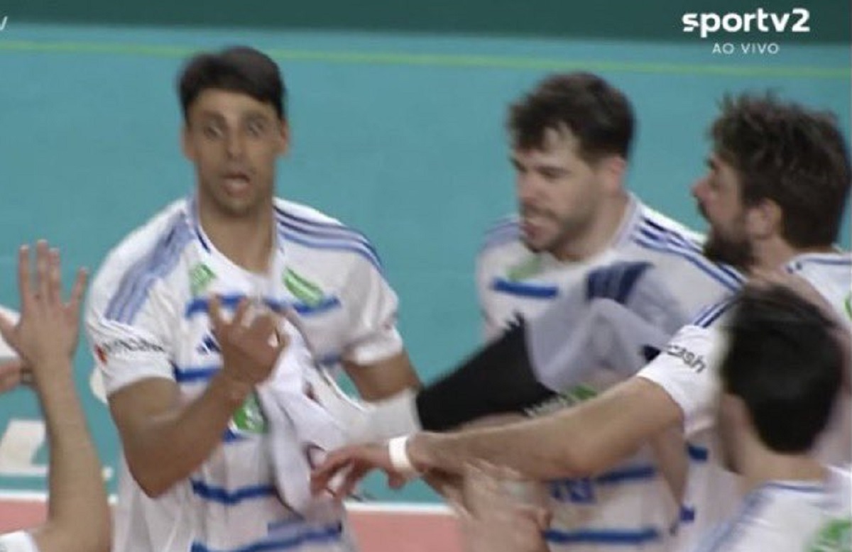 Otávio leva “pisão” de Lucão em vitória do Sada Cruzeiro – imagem do artigo