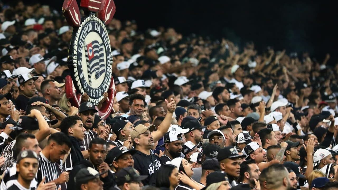 Corinthians Brilha em Minas: Ana Thaís Elogia a Fiel Torcida – imagem do artigo