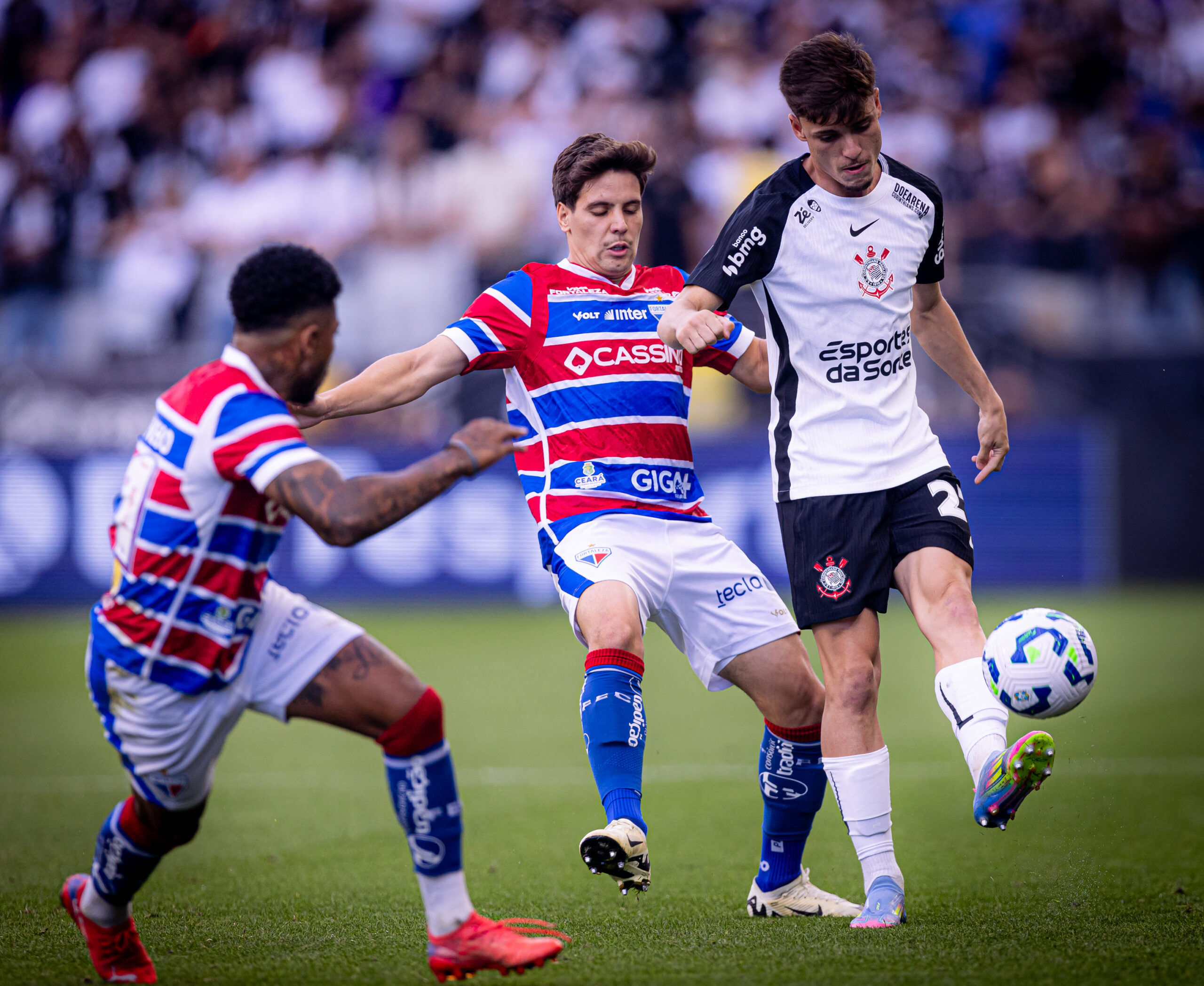 Corinthians visita Fortaleza em busca de quebrar tabu no Brasileirão