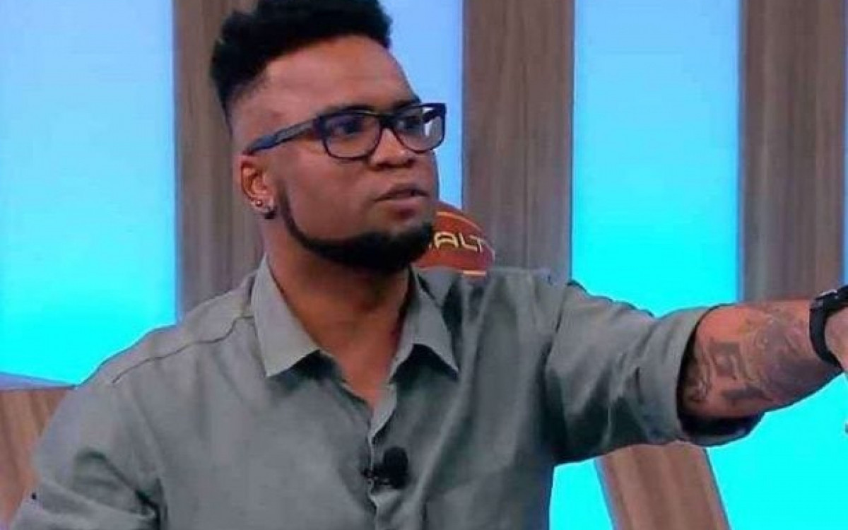 Carlos Alberto provoca Arrascaeta e reacende debate sobre Mundial do Flamengo