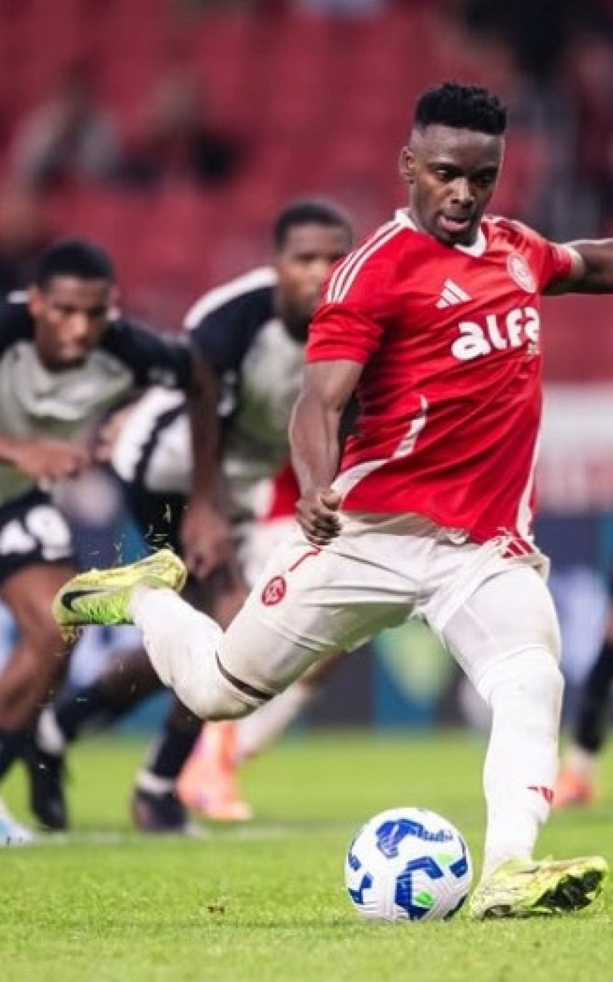 Botafogo Mira Johan Carbonero para Reforçar o Elenco em 2026 – imagem do artigo