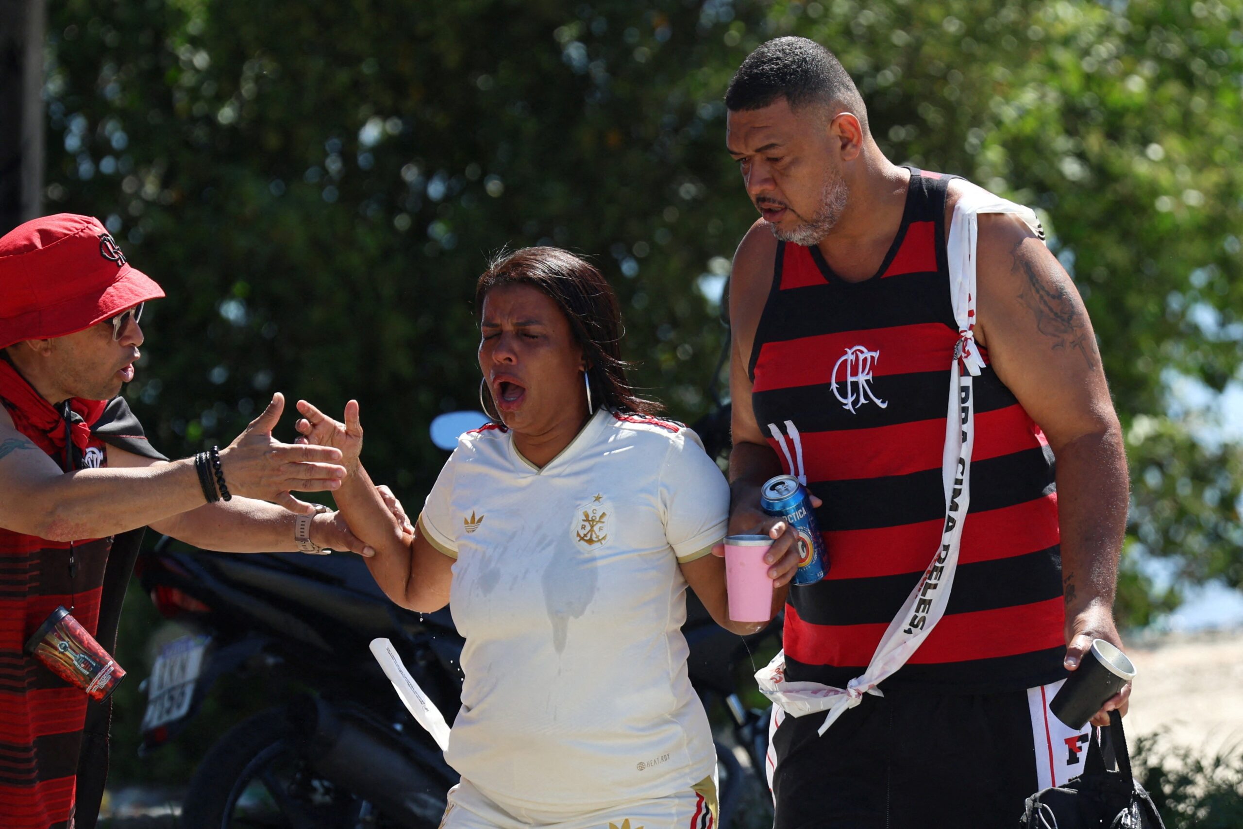 Confusão Marca Despedida do Flamengo Rumo à Copa Intercontinental