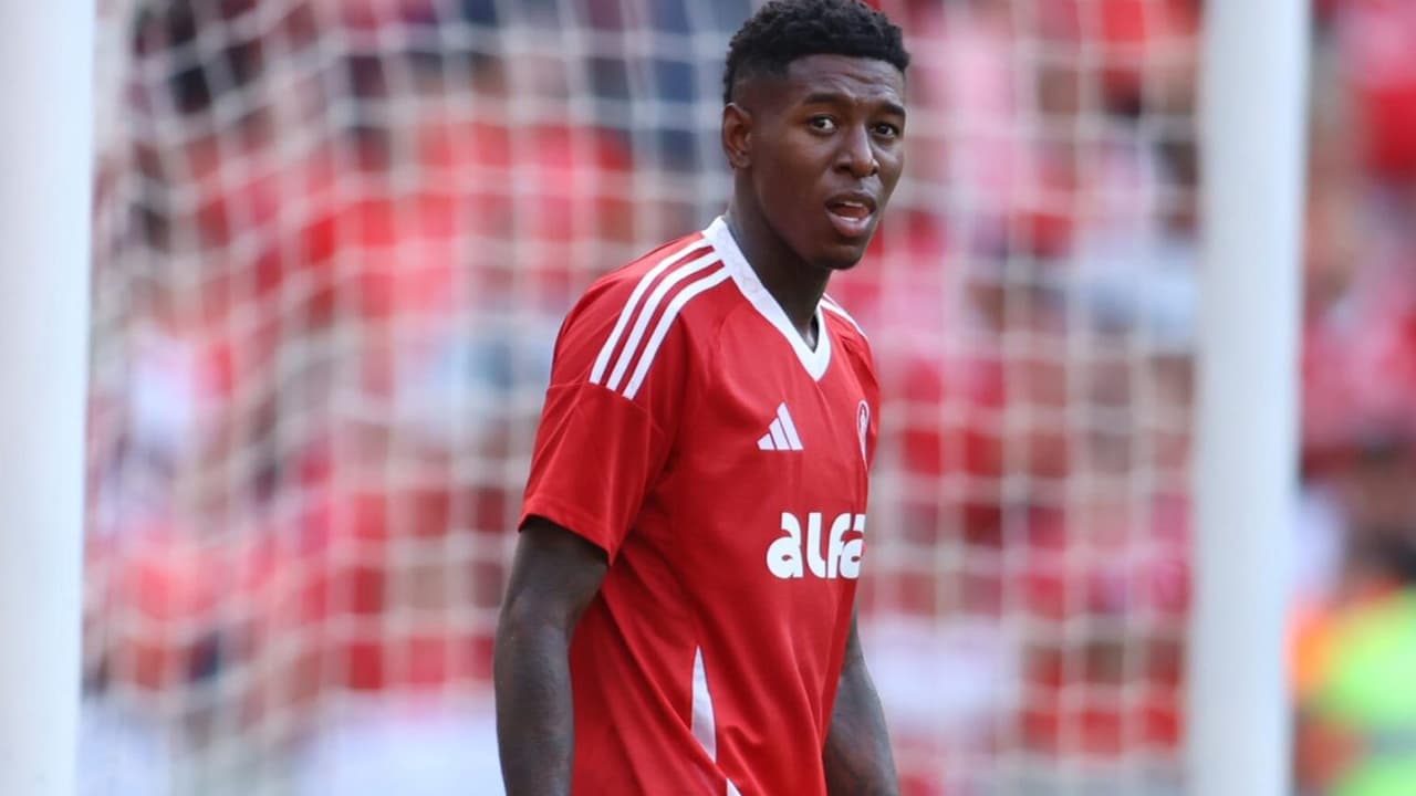 Flamengo acelera para fechar com zagueiro Vitão e deixa Cruzeiro para trás