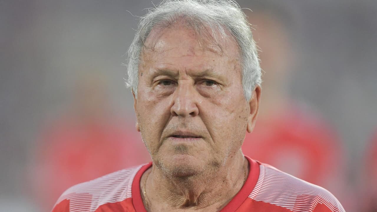 Zico surpreende no Maracanã e emociona jogadores do Flamengo no Jogo das Estrelas