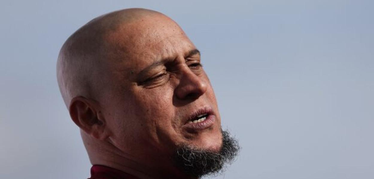 Roberto Carlos passa por cirurgia cardíaca e tranquiliza fãs sobre recuperação