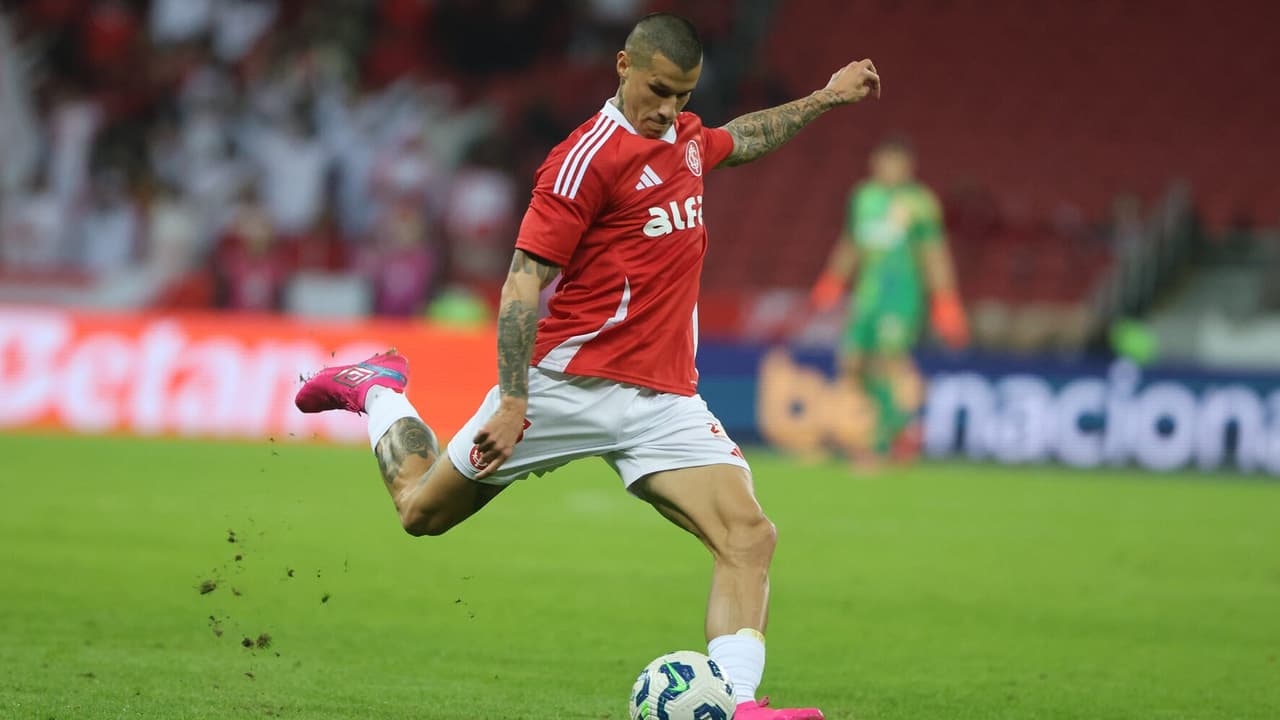 Alan Benítez pode deixar o Internacional para buscar vaga na Copa do Mundo