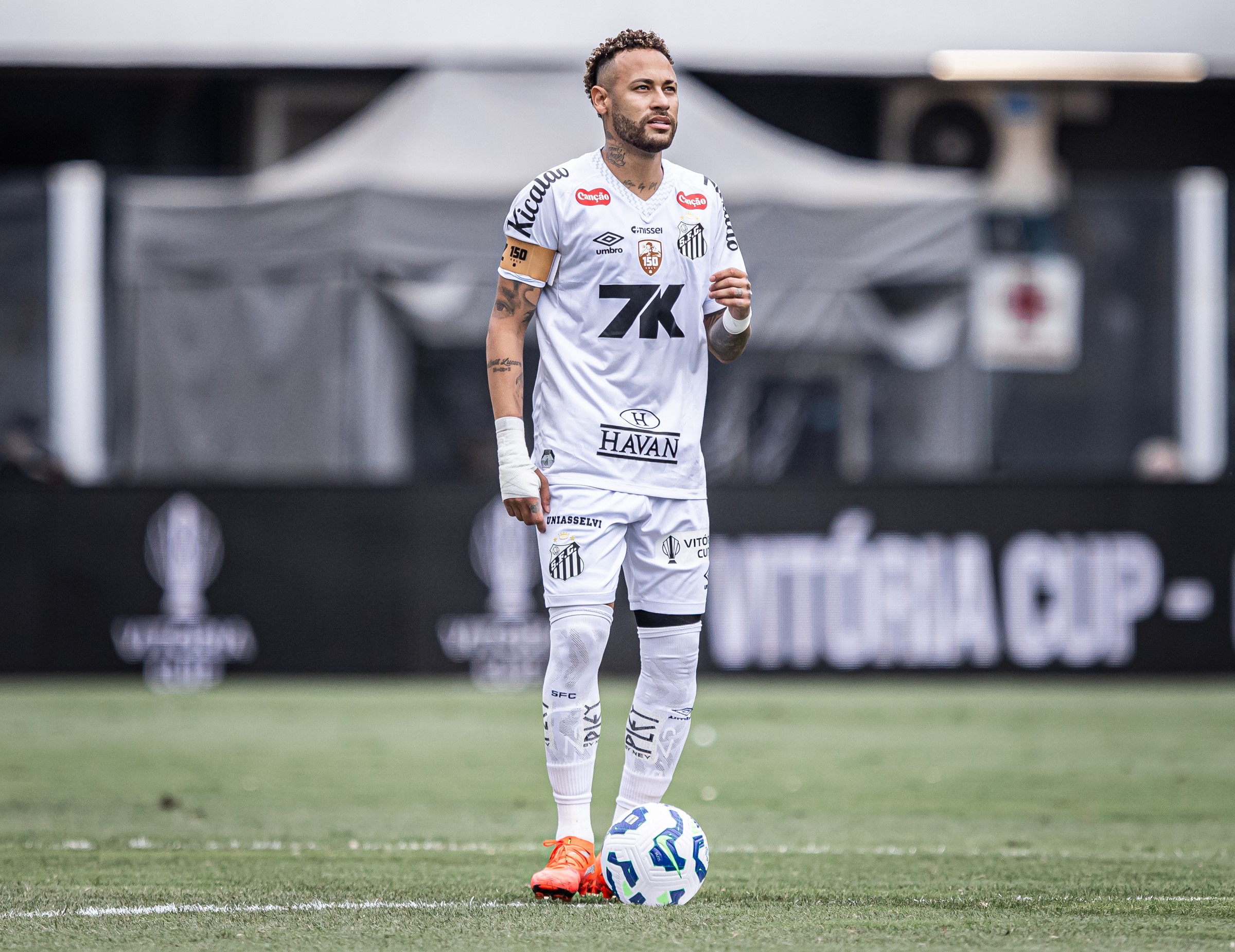 Neymar retorna ao Santos e brilha na reta final do Brasileirão após temporada de altos e baixos