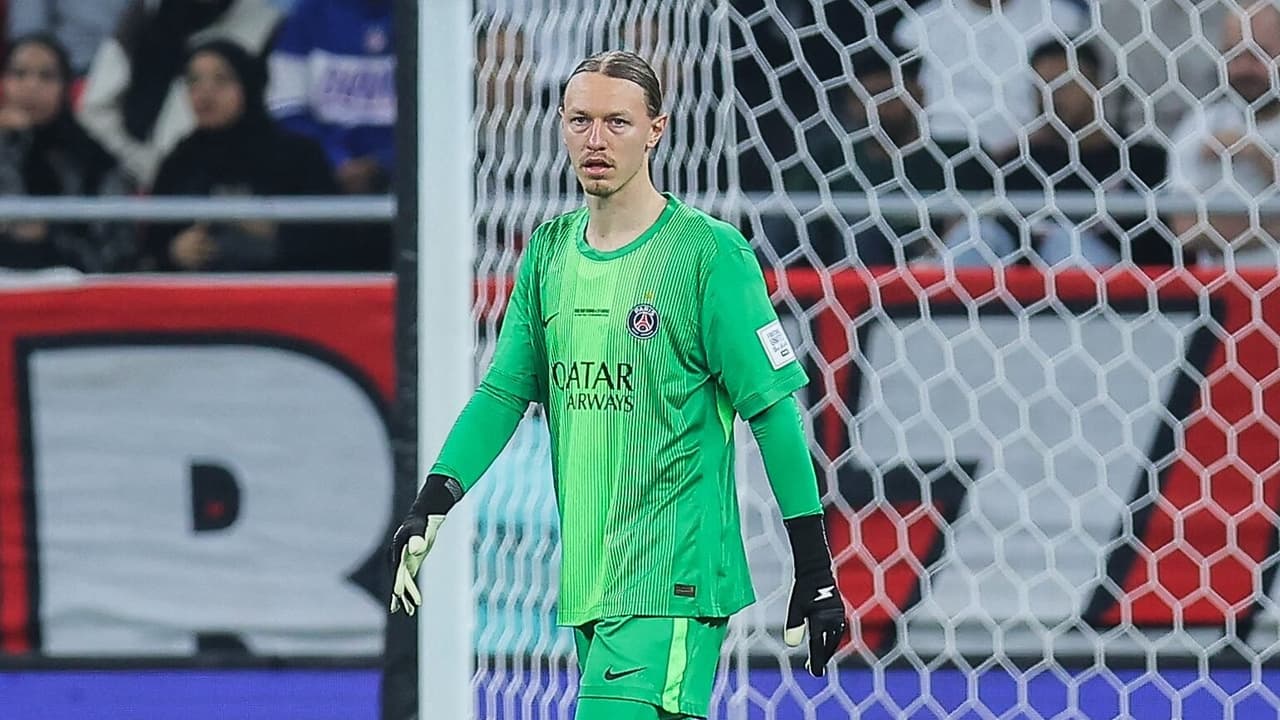 Camisa histórica de Matvei Safonov na final contra Flamengo vira objeto de desejo mundial – imagem do artigo