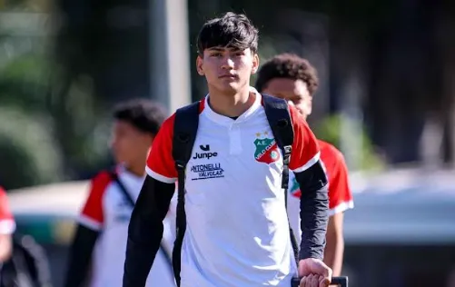 Gilberto Junior: O Atacante Mato-Grossense que Brilha no Velo Clube