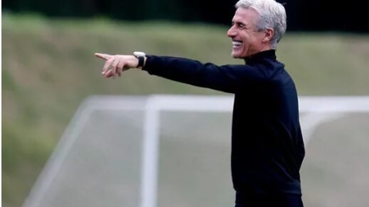 Luís Castro Retorna ao Brasil e Assina com o Grêmio Após Saída Conturbada do Botafogo – imagem do artigo