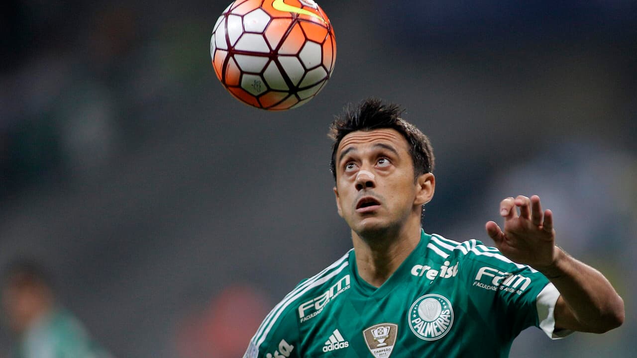 Robinho encerra carreira e já dá os primeiros passos como auxiliar no Náutico