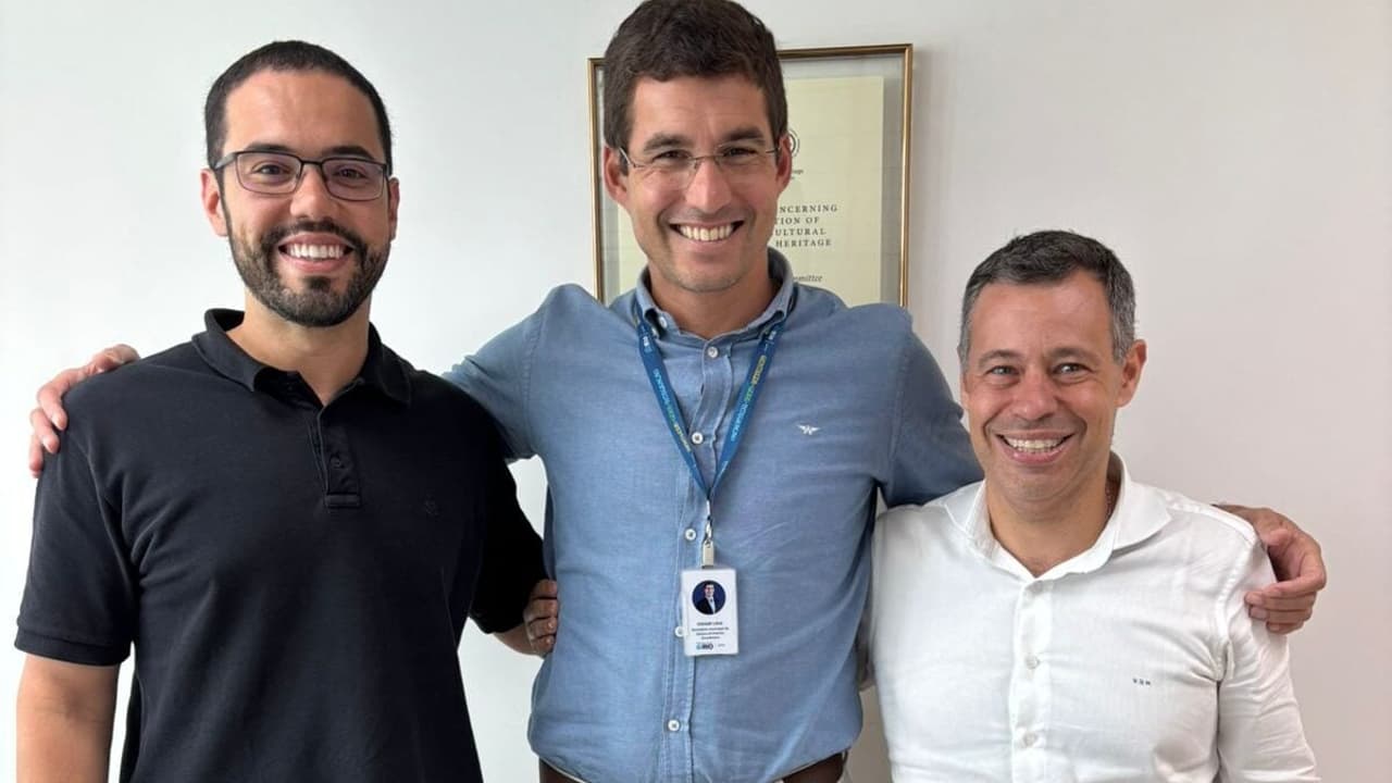 Ampliação do VLT até São Januário ganha força em reunião