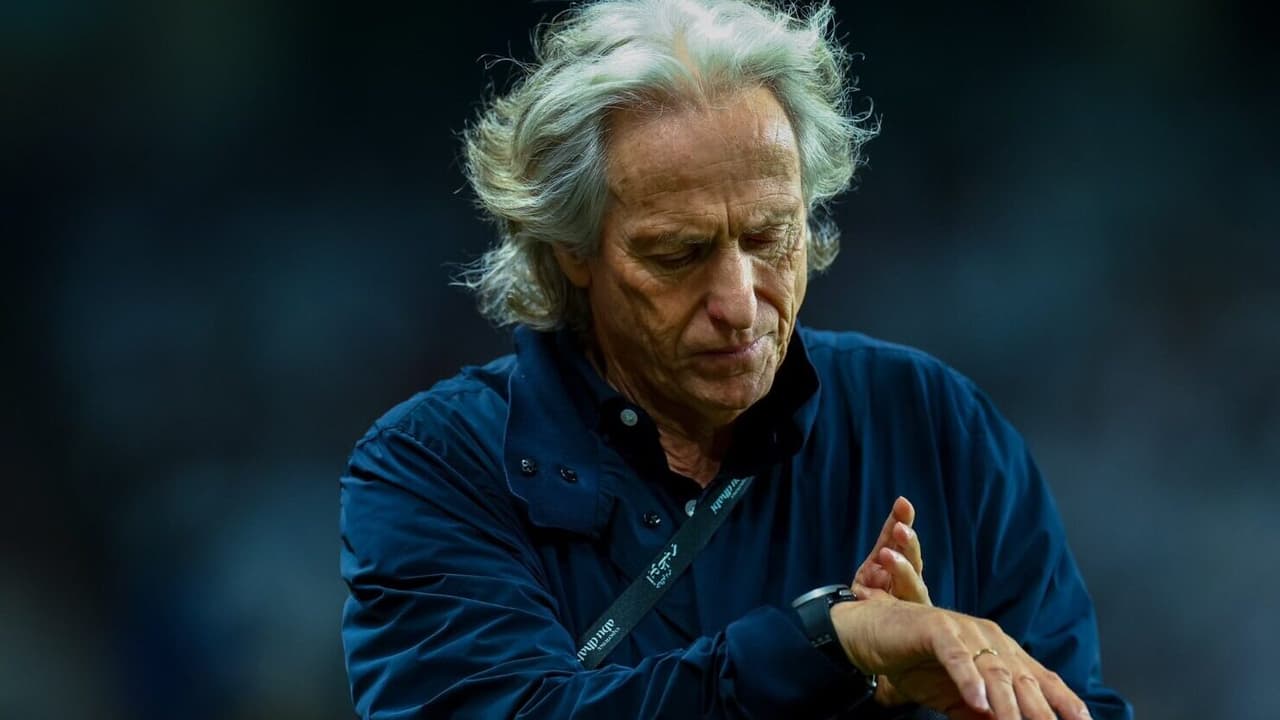 Jorge Jesus compara Flamengo atual com time de 2019 e gera polêmica