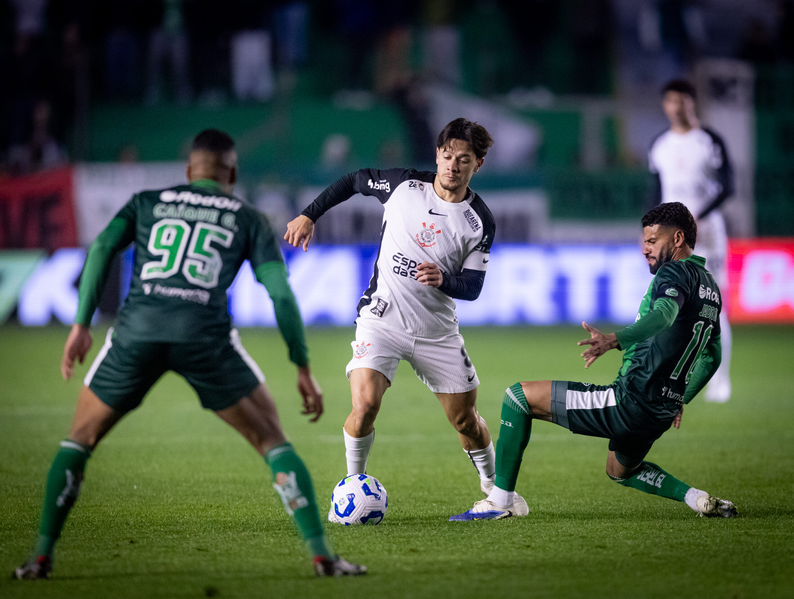 Corinthians Enfrenta Juventude na Despedida do Brasileirão 2023