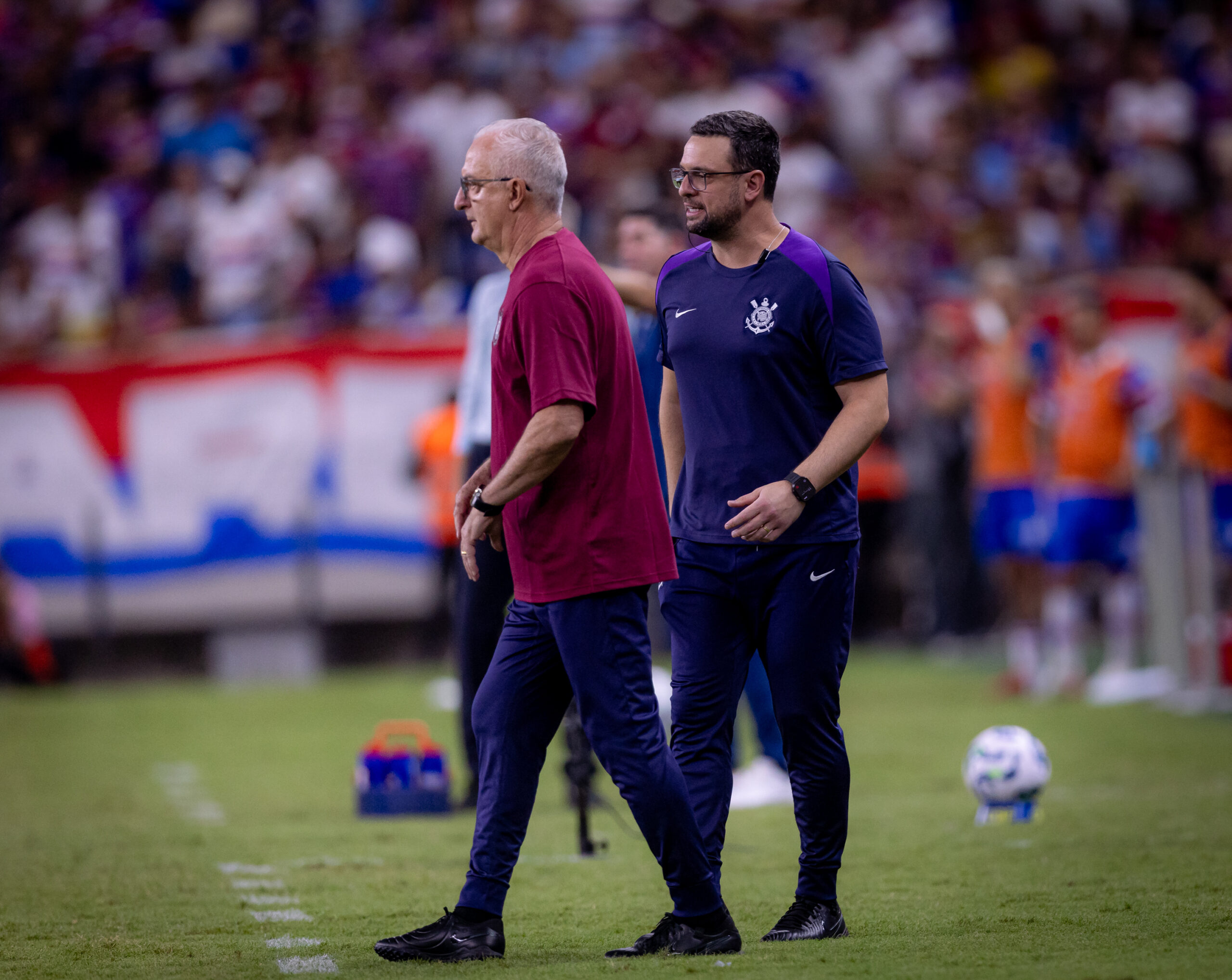 Corinthians Enfrenta Desafios Defensivos Antes da Semifinal da Copa do Brasil