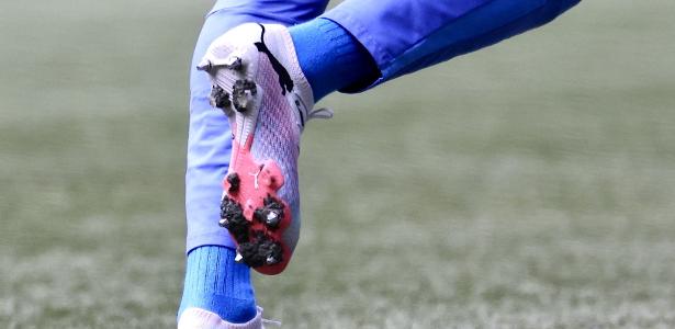 O Polêmico Debate sobre Gramados Sintéticos no Futebol Brasileiro – imagem do artigo