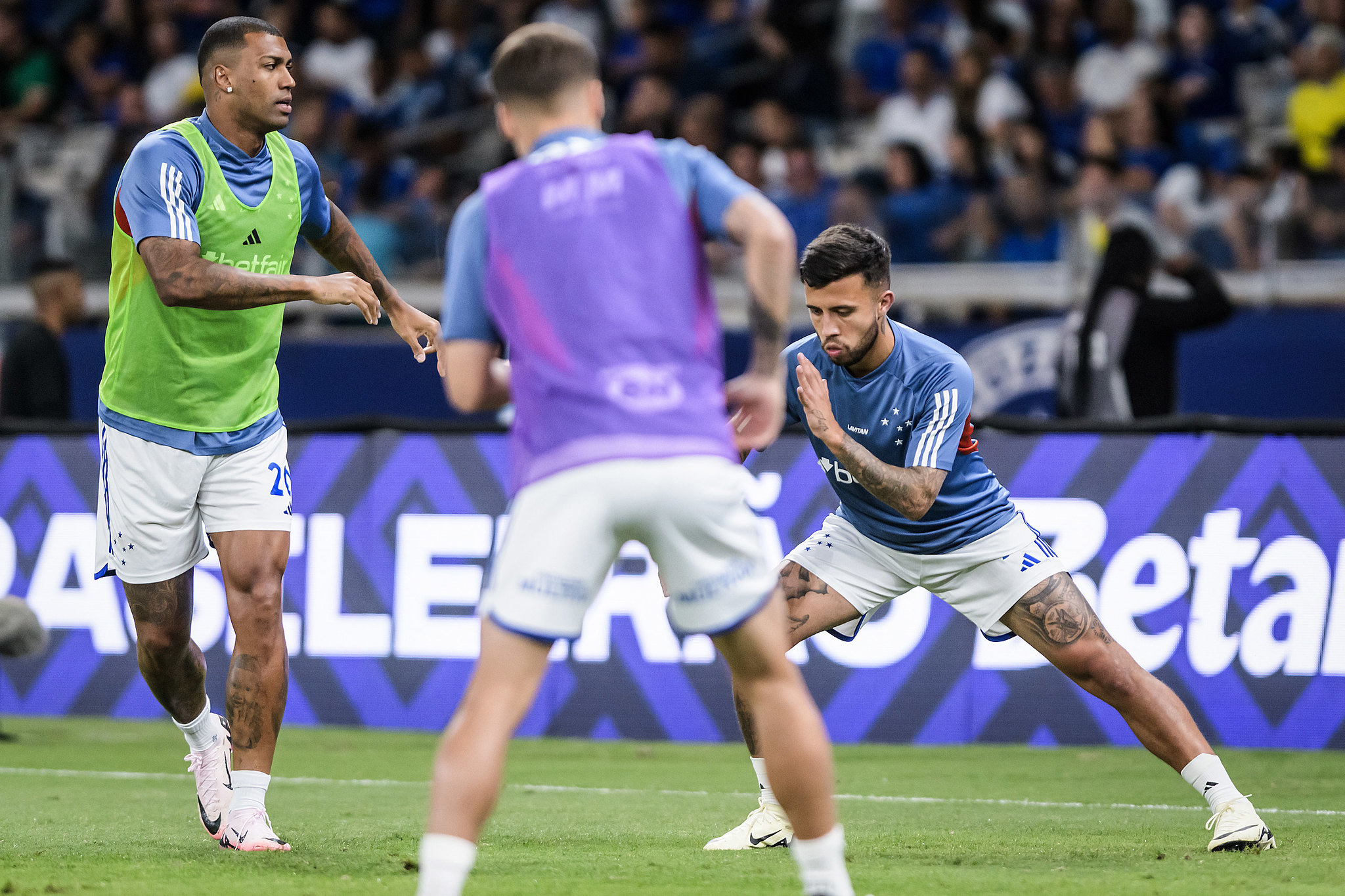 Cruzeiro Enfrenta Desafio Sem Lucas Romero e Técnico Confia em Elenco