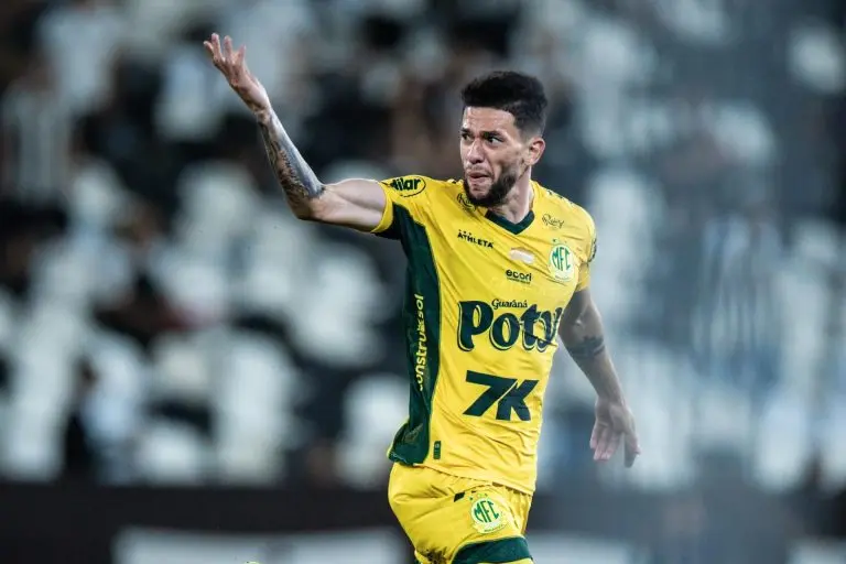 Fluminense fecha acordo com Jemmes para reforçar zaga em 2026