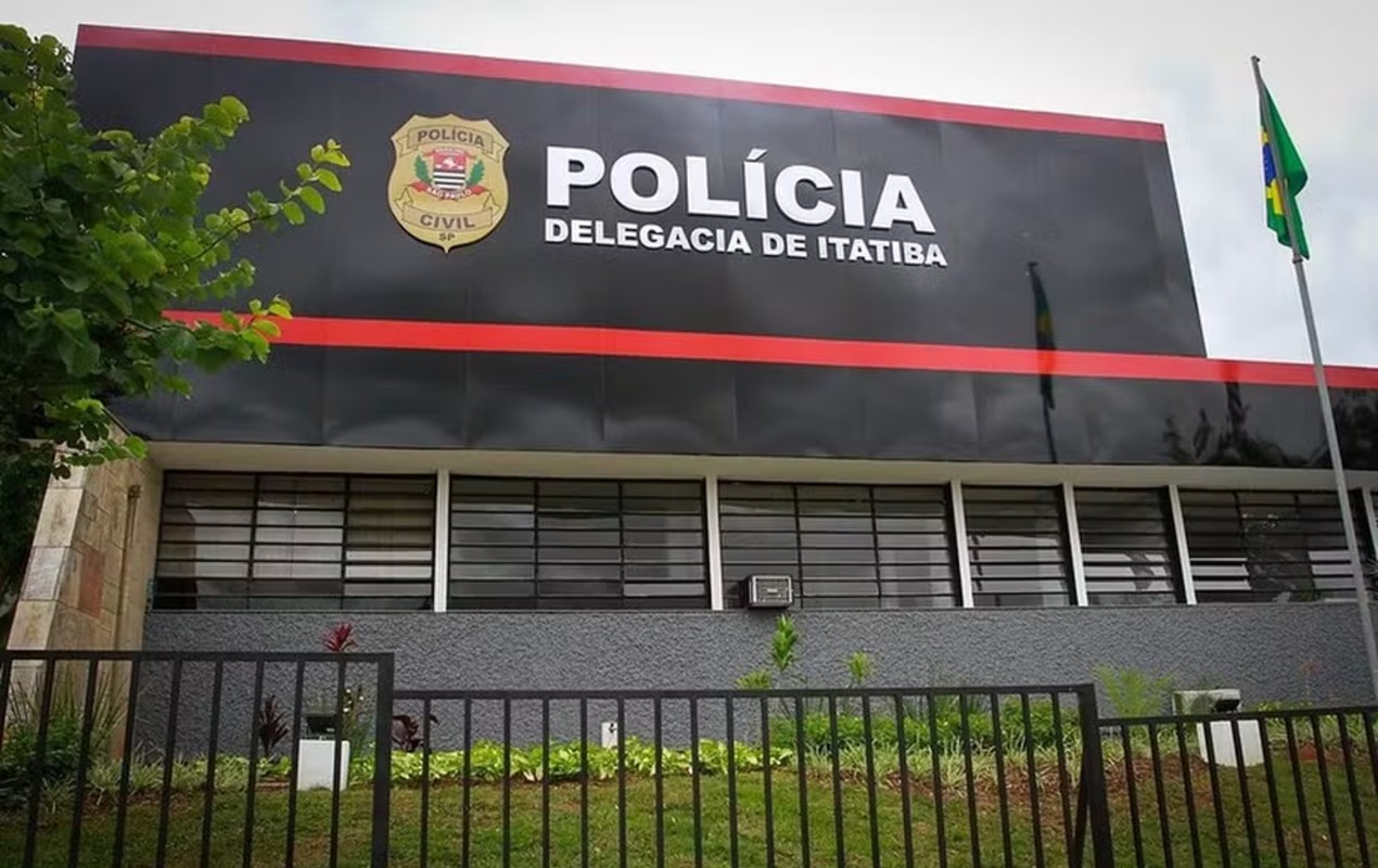 Homem é preso após fuga por bueiro em antiga fábrica no centro da cidade – imagem do artigo
